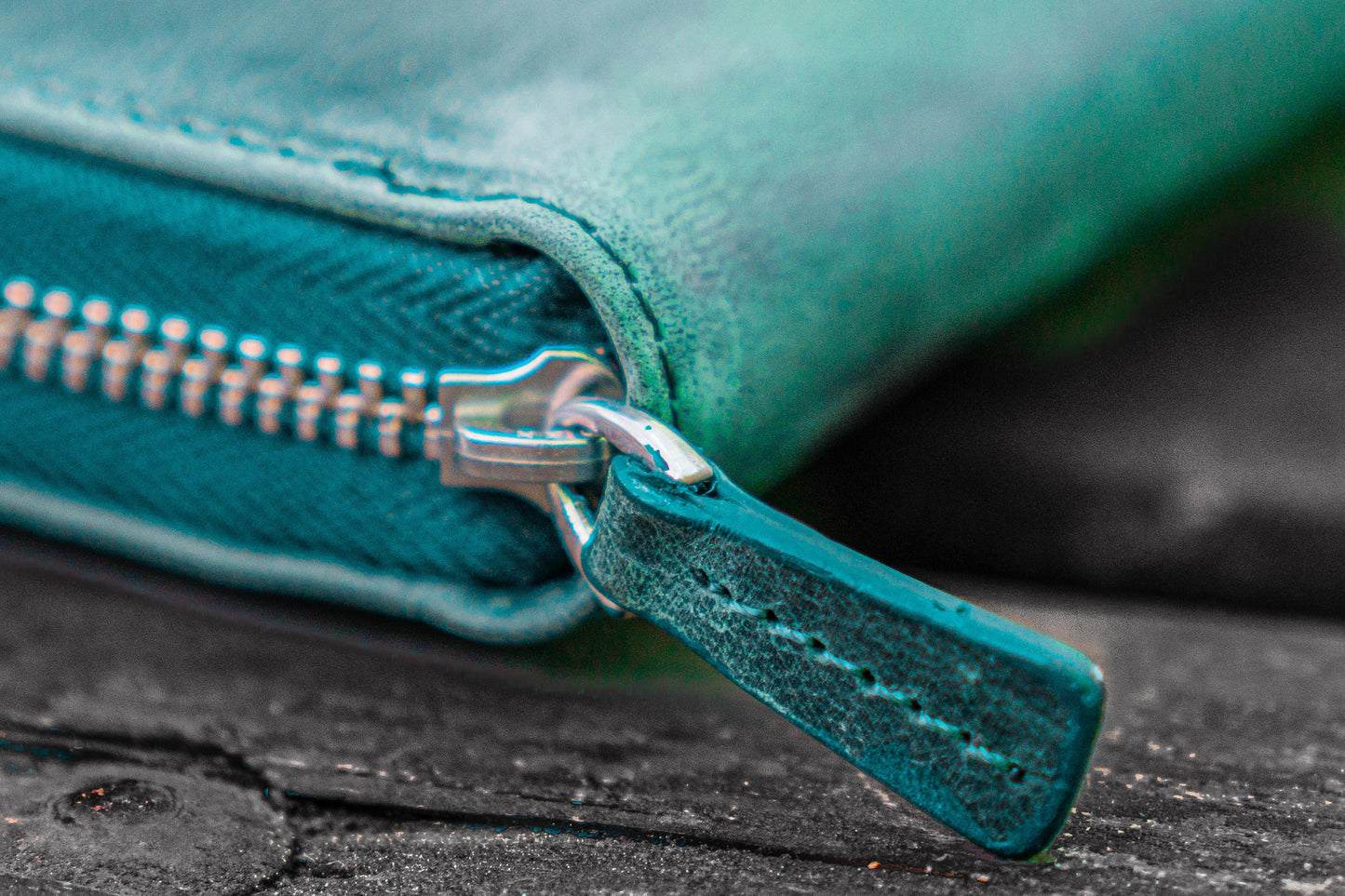 Leather Zippered 5 Slots Pen Case - Crazy Horse Forest Green