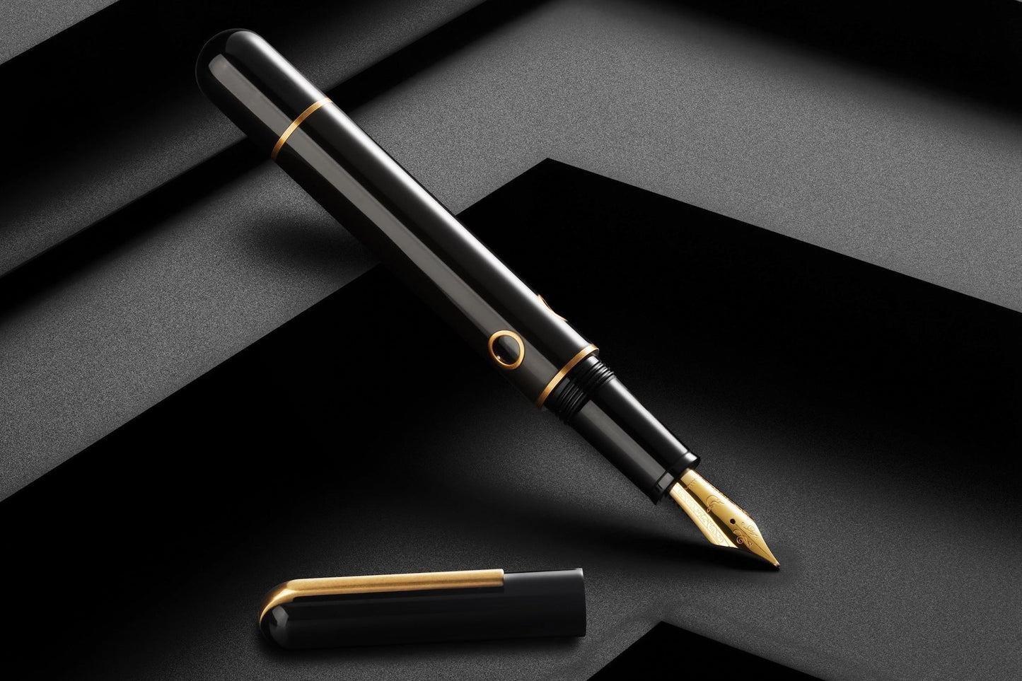 Nahvalur (Narwhal) Nautilus Bronze Corydoras Ebonite Fountain Pen