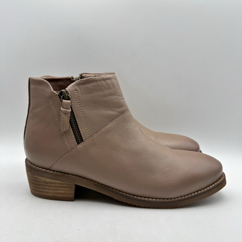 SoftWalk Womens Roselle Ankle Booties Size 8.5 NARROW Stone Tan Leather NWOB