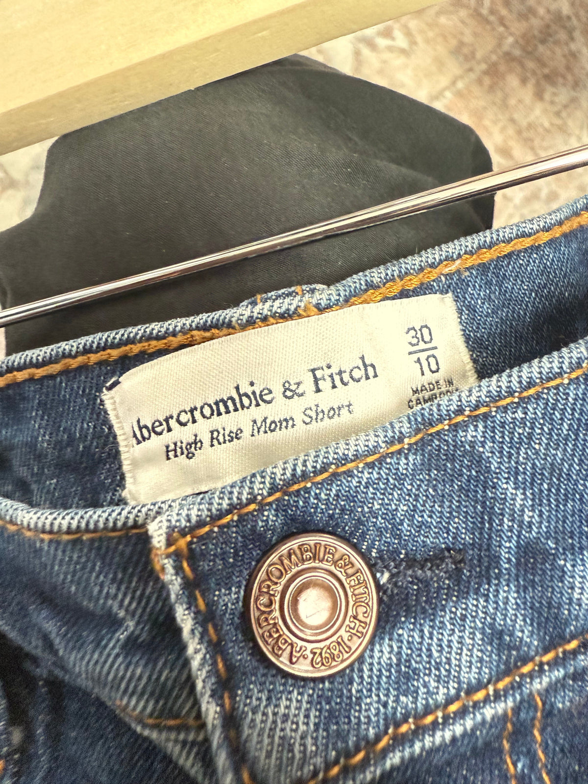 Abercrombie The Mom HR Shorts (30) oo*