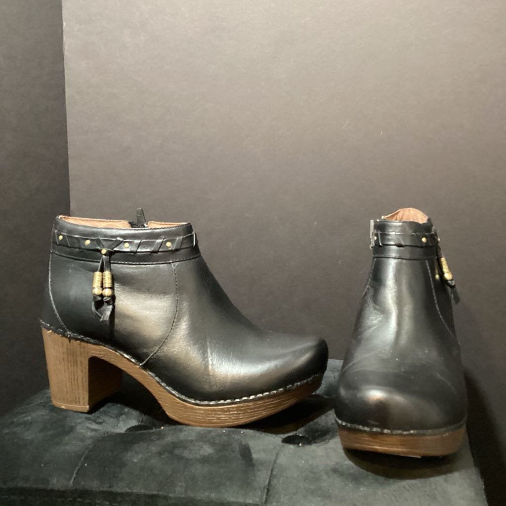 Dansko Leather Clog/Bootie SHOES 8.5/39