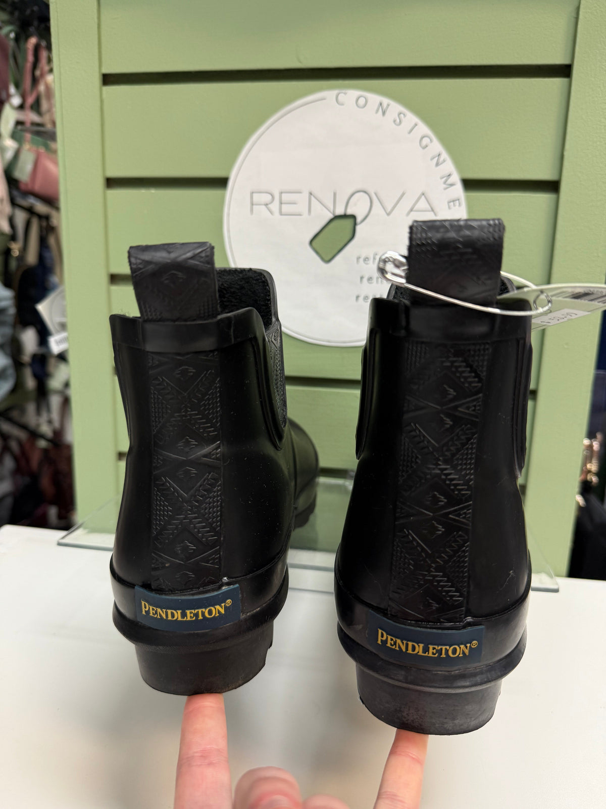 Pendleton Lined Chelsea Boots (Womens 9)