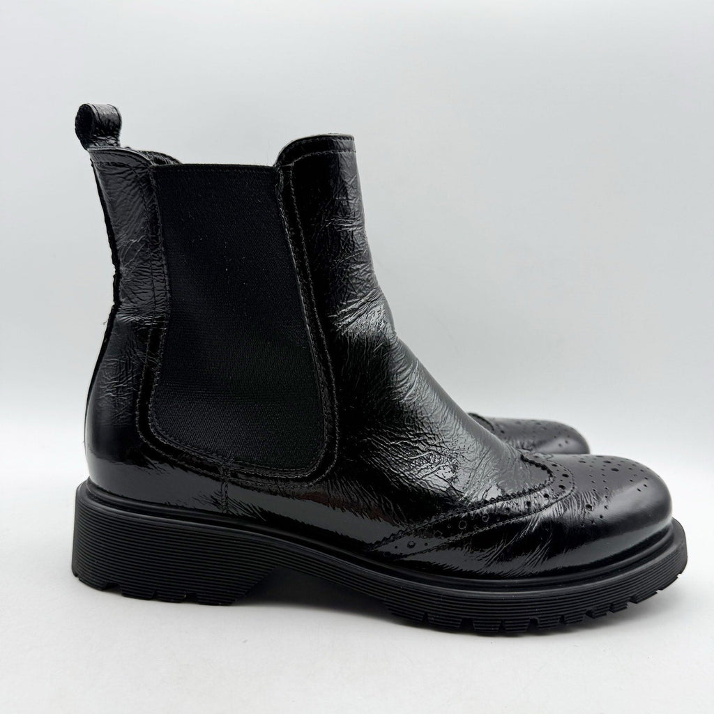 La Canadienne Womens Haley Chelsea Boots Size 8 EU 38.5 Black Leather NWOB
