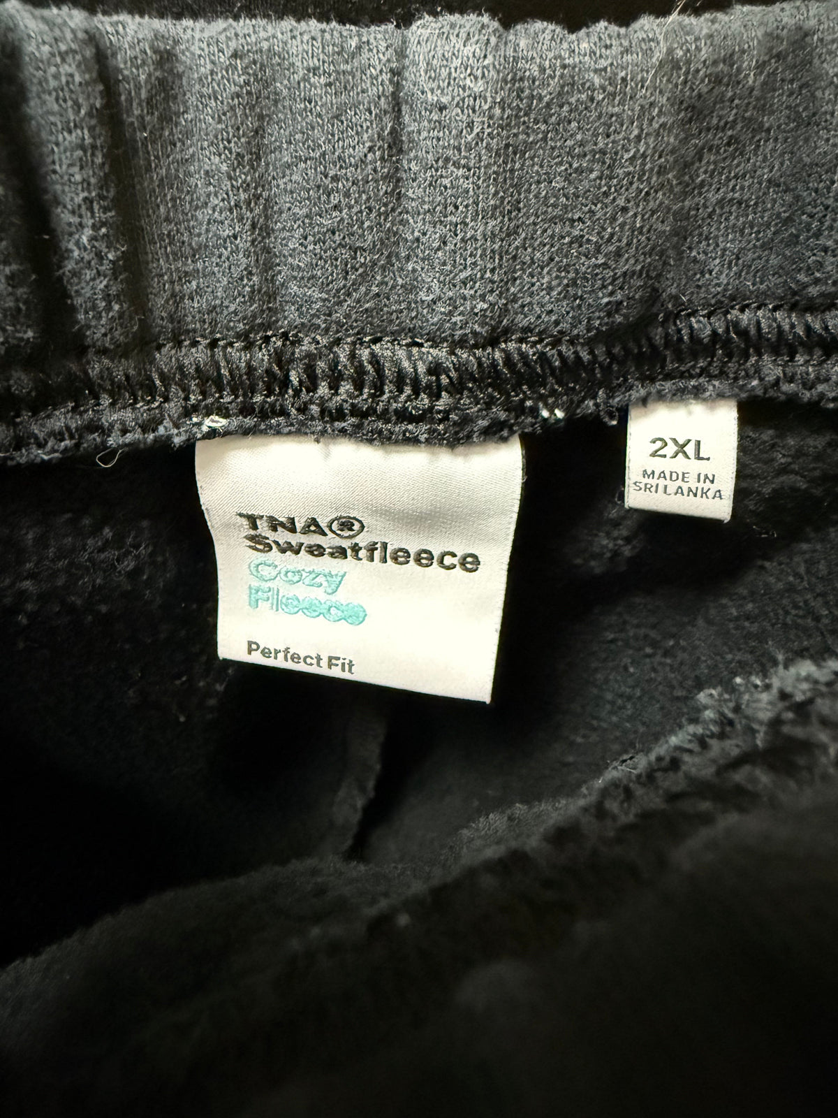Aritzia TNA Sweatfleece Perfect HR Short (2XL)
