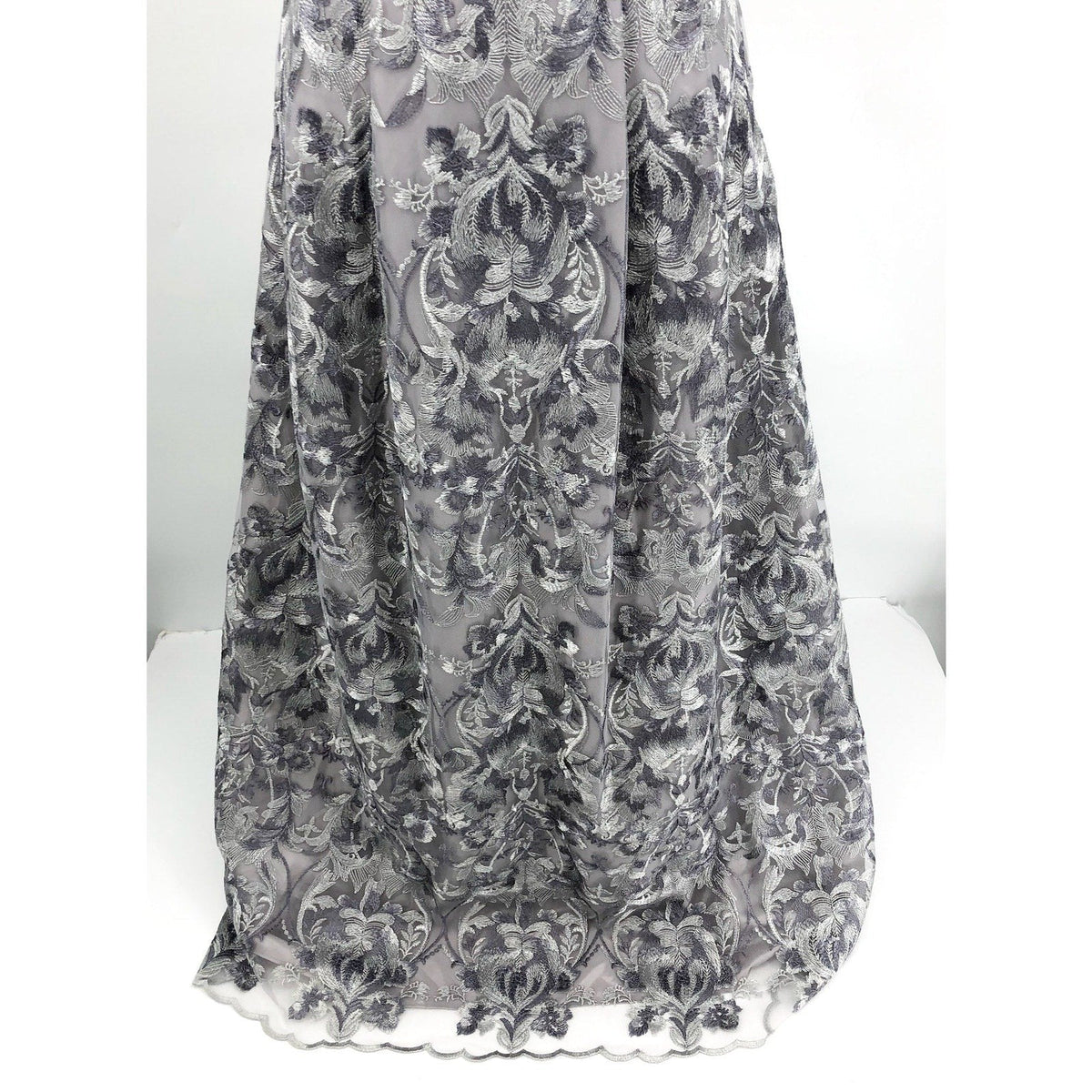 ALEX EVENINGS Embroidered Sleeveless Formal Gown Size 6 Pewter Silver NWOT