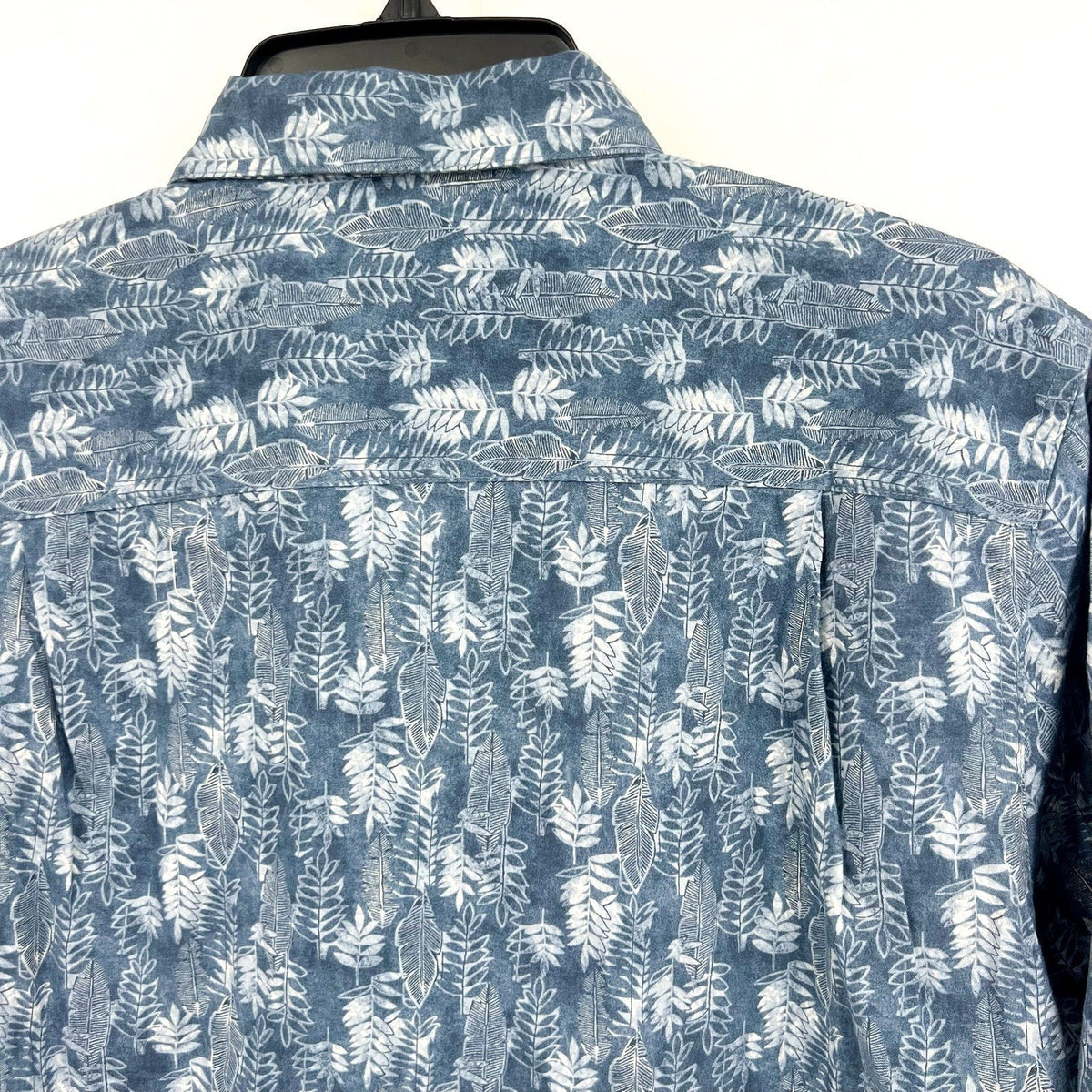 L.L. BEAN Mens Tropics Print Short-Sleeve Shirt Small Storm Blue Leaves NWT