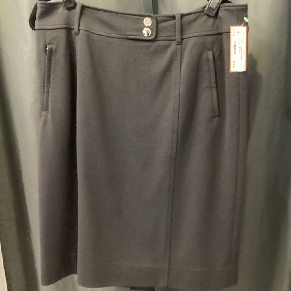 Carlisle Straight 2 buttons SKIRTS 12