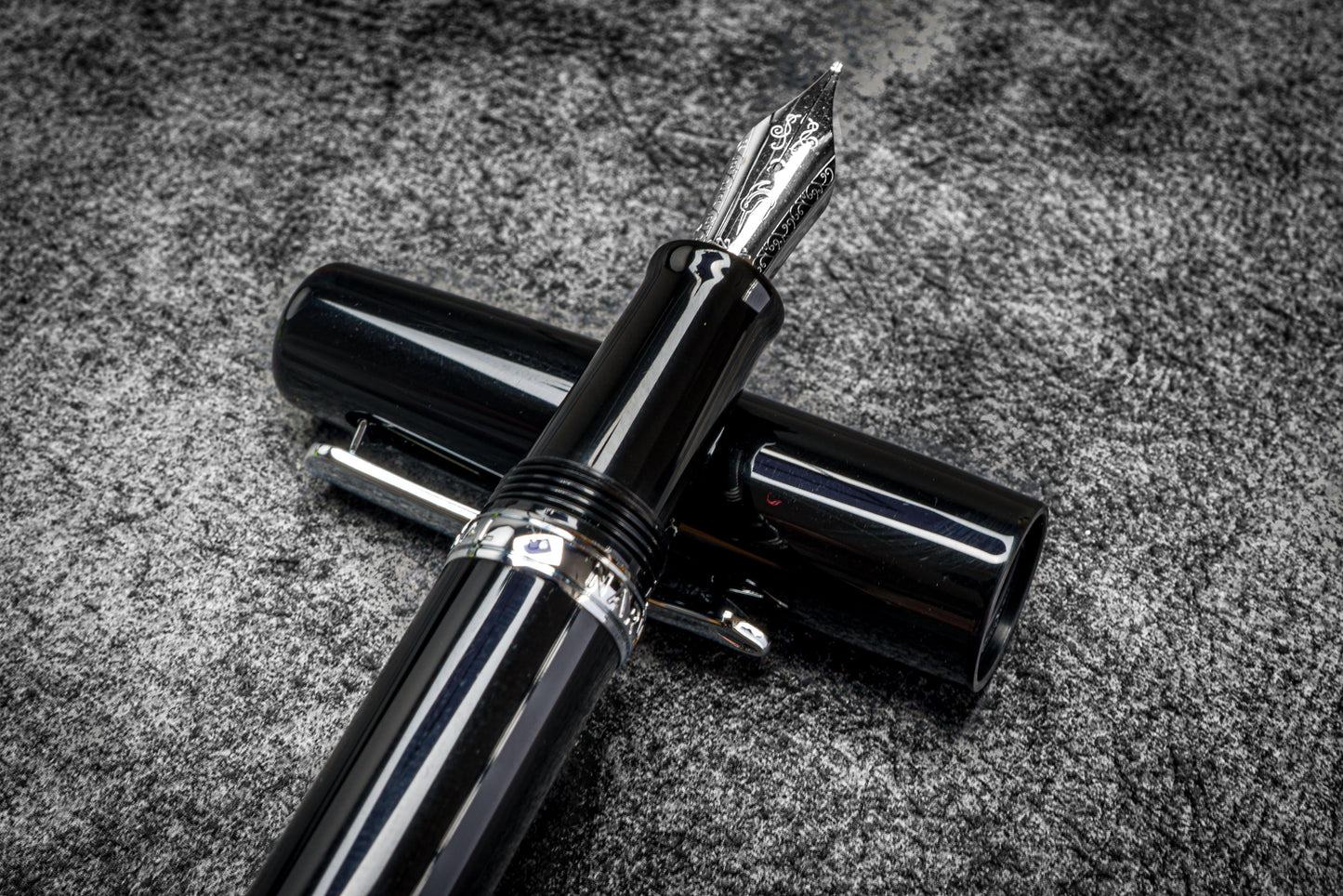 Nahvalur (Narwhal) Fountain Pen - Original Black+ Leather Pen Sleeve