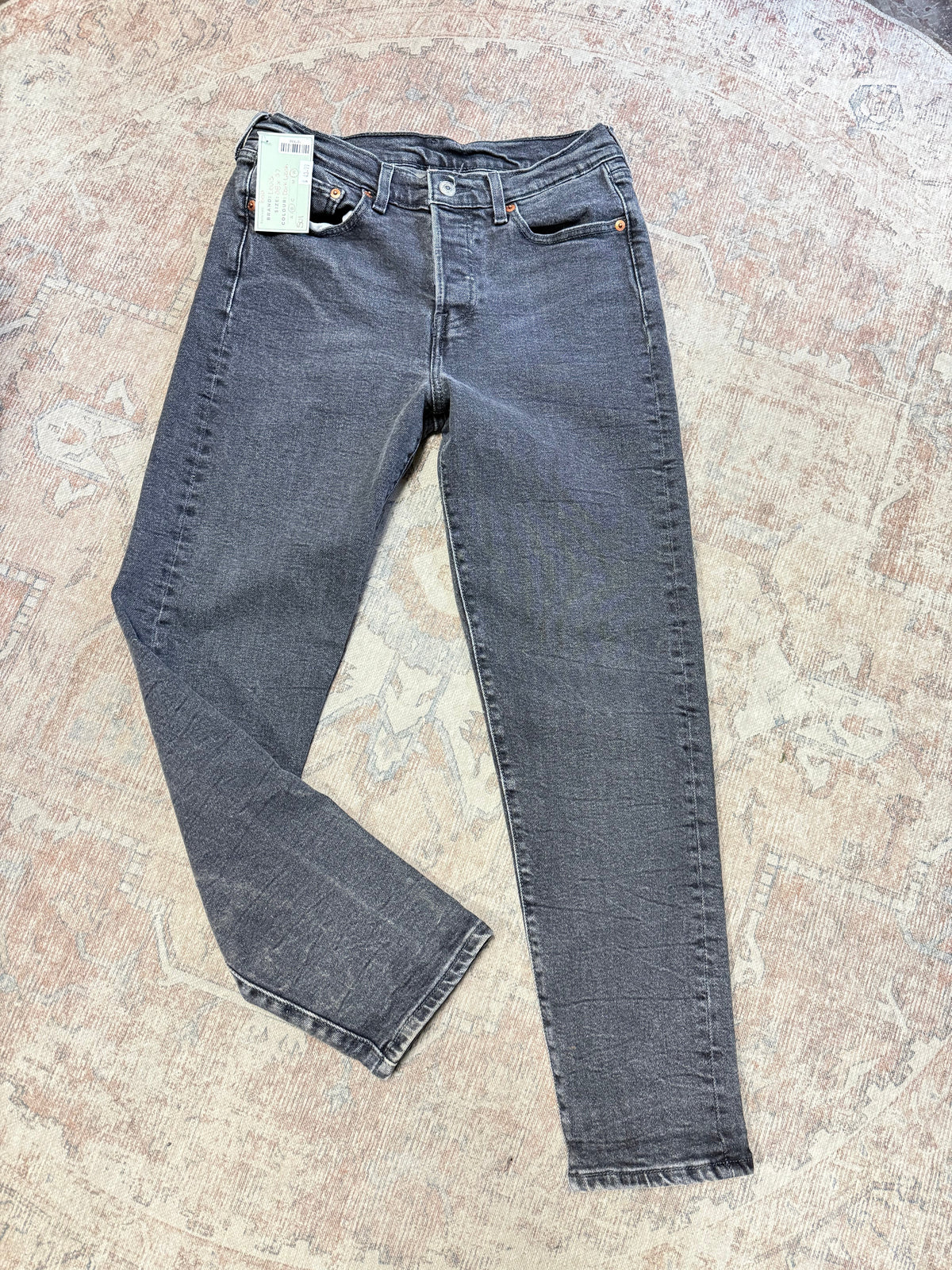 Levi’s 501 HR Jeans (28x27)