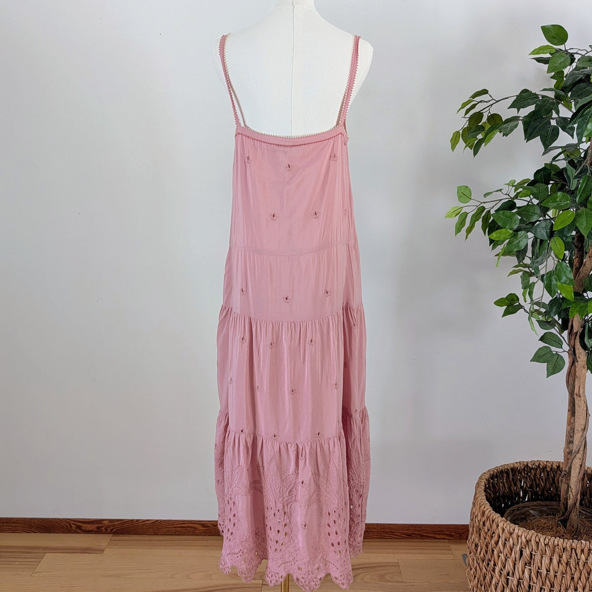 Beaded Eyelet Tiered Maxi Dress - M