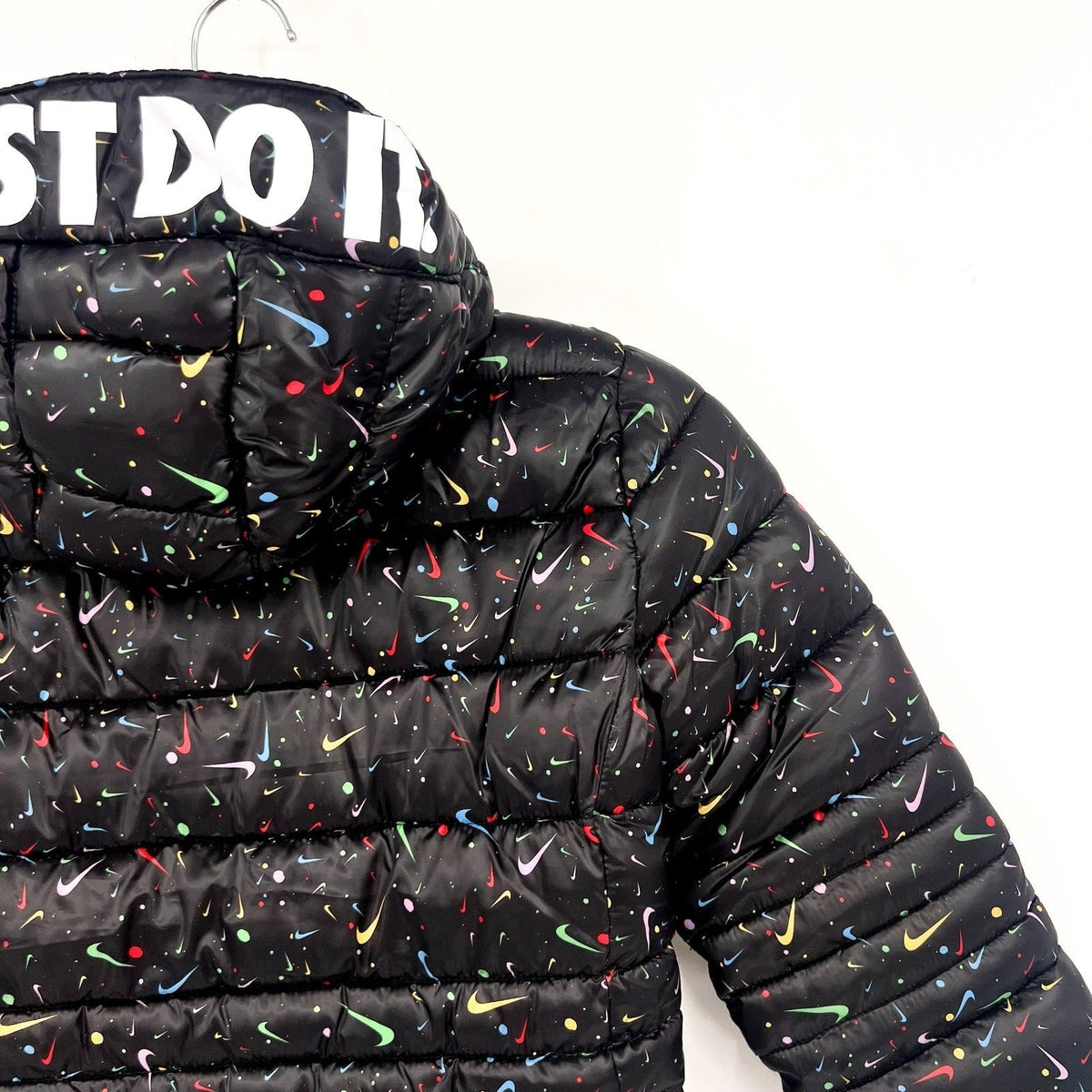 NIKE Girl's Just Do It Printed Puffer Jacket Size 6X Black Confetti NWOT
