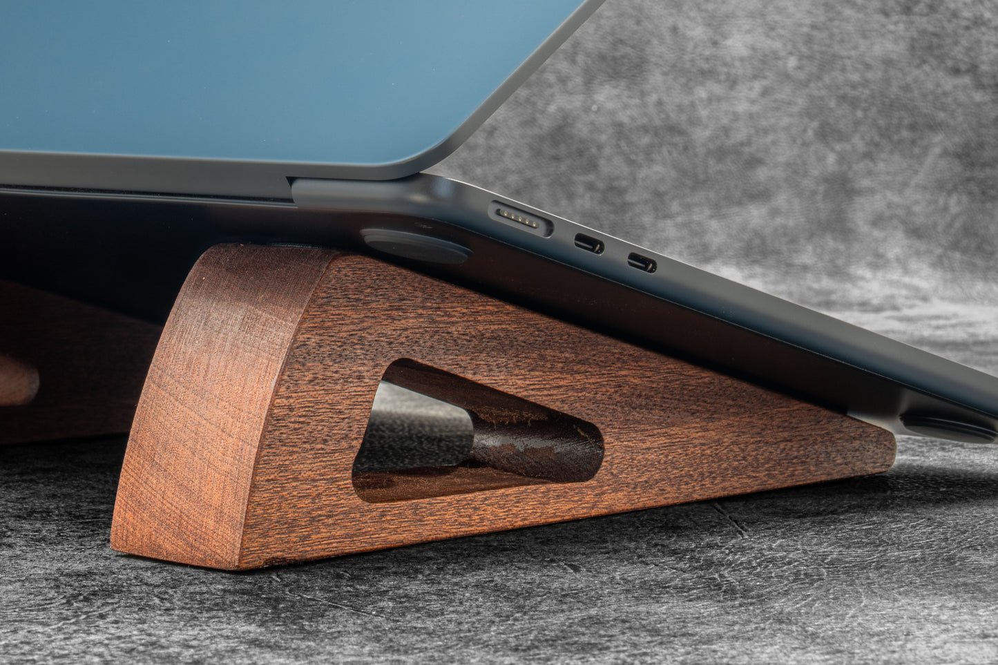 Portable Wooden Stand for MacBook & iPad - Mahogany - with Leather Carry Sleeve