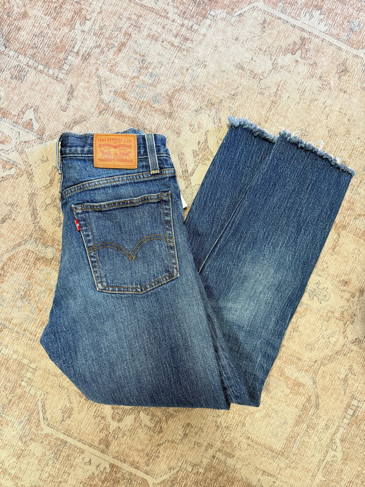 Levi’s White Oak Wedgie Icon HR Jeans (26x27)