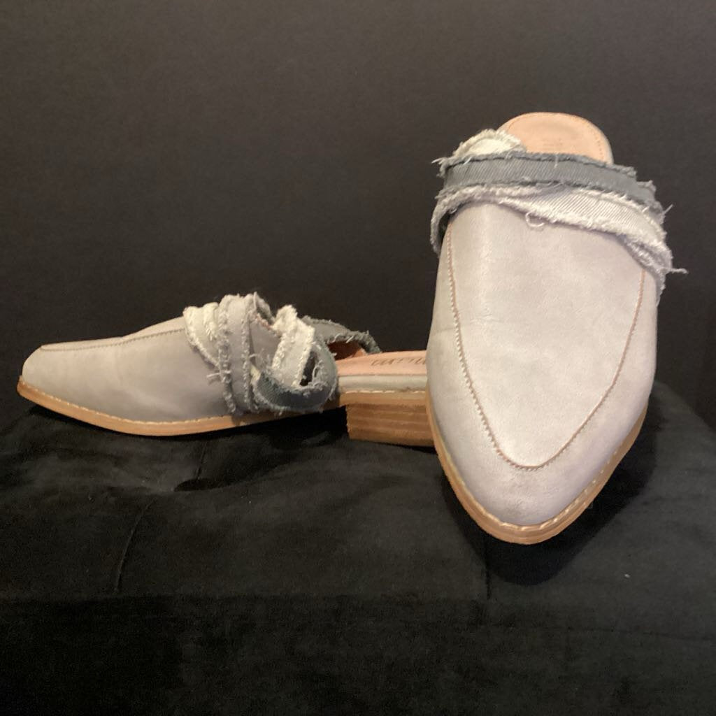 Mi iM Distressed Denim Flat Slides SHOES 9