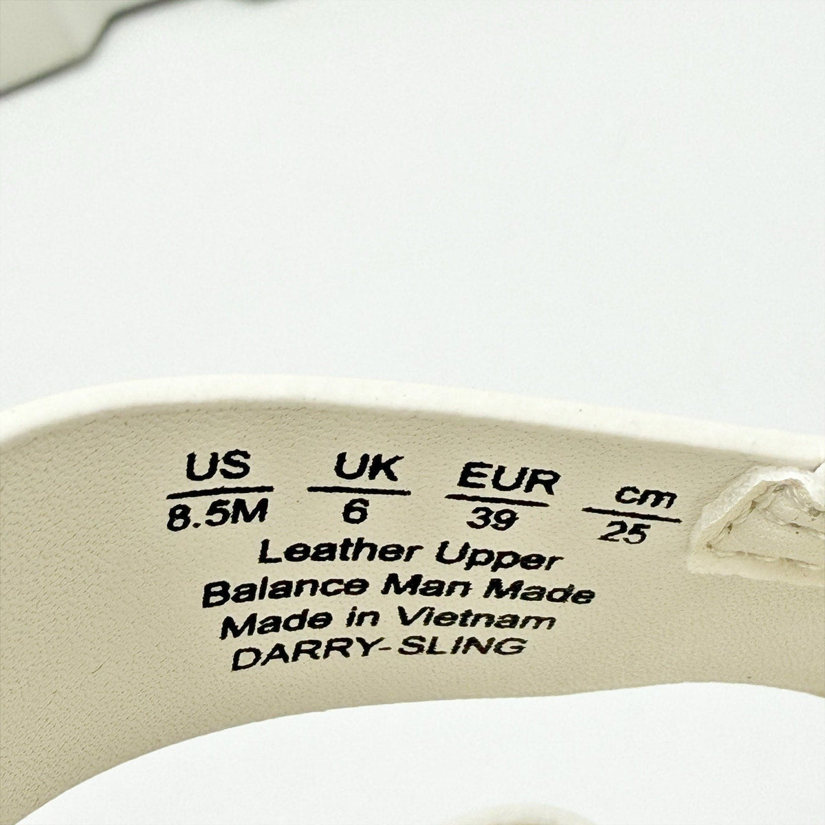Naturalizer Womens Darry-Sling Sandals Size 8.5 M White Leather Lug Sole NIB