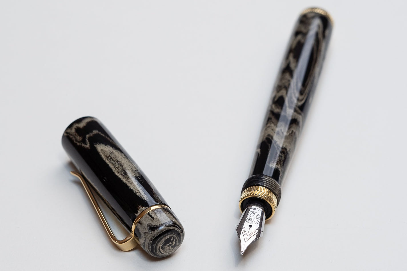 Ulpia Párix Ebonite Fountain Pen - Desert