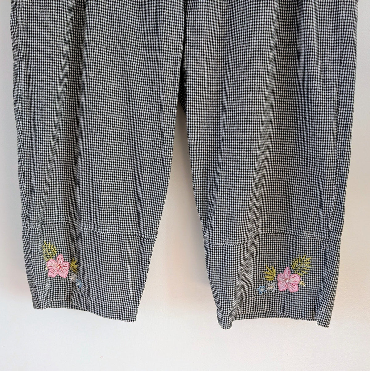 Cotton Gingham Plaid Floral Capris - XL