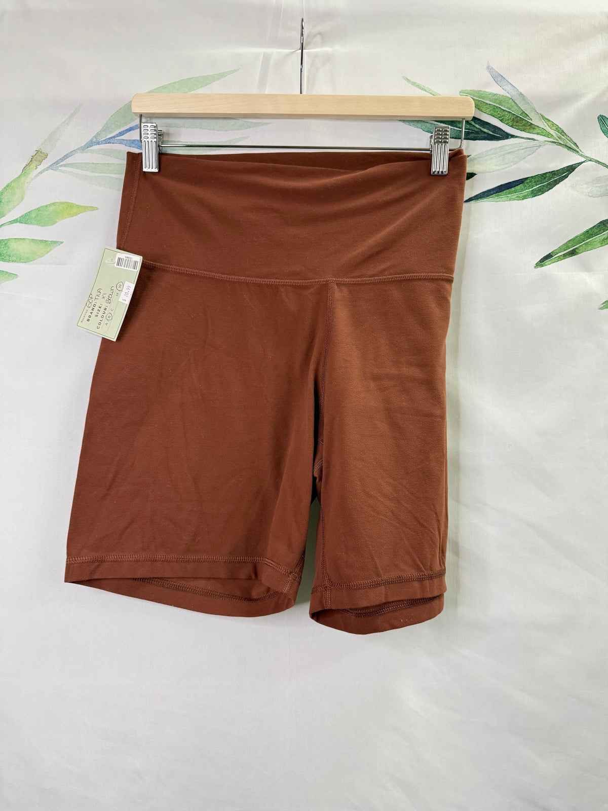 Aritzia TNA Butter Atmosphere HR Short 7” (XL)