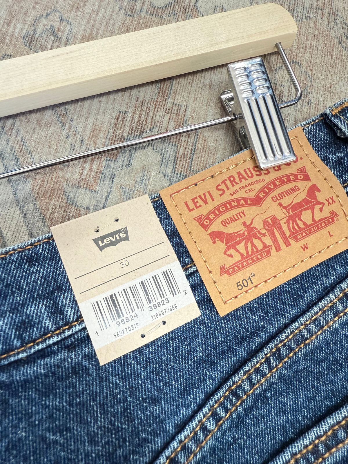 Levi’s 501 HR Shorts (30) oo*