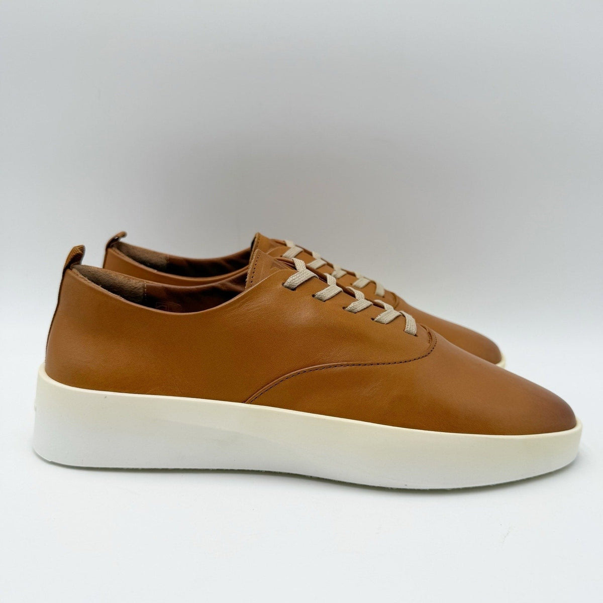 Wolf & Shepherd Cruise Lace Up Sneakers Mens 7.5 Womens 9 Tan Nubuck NIB