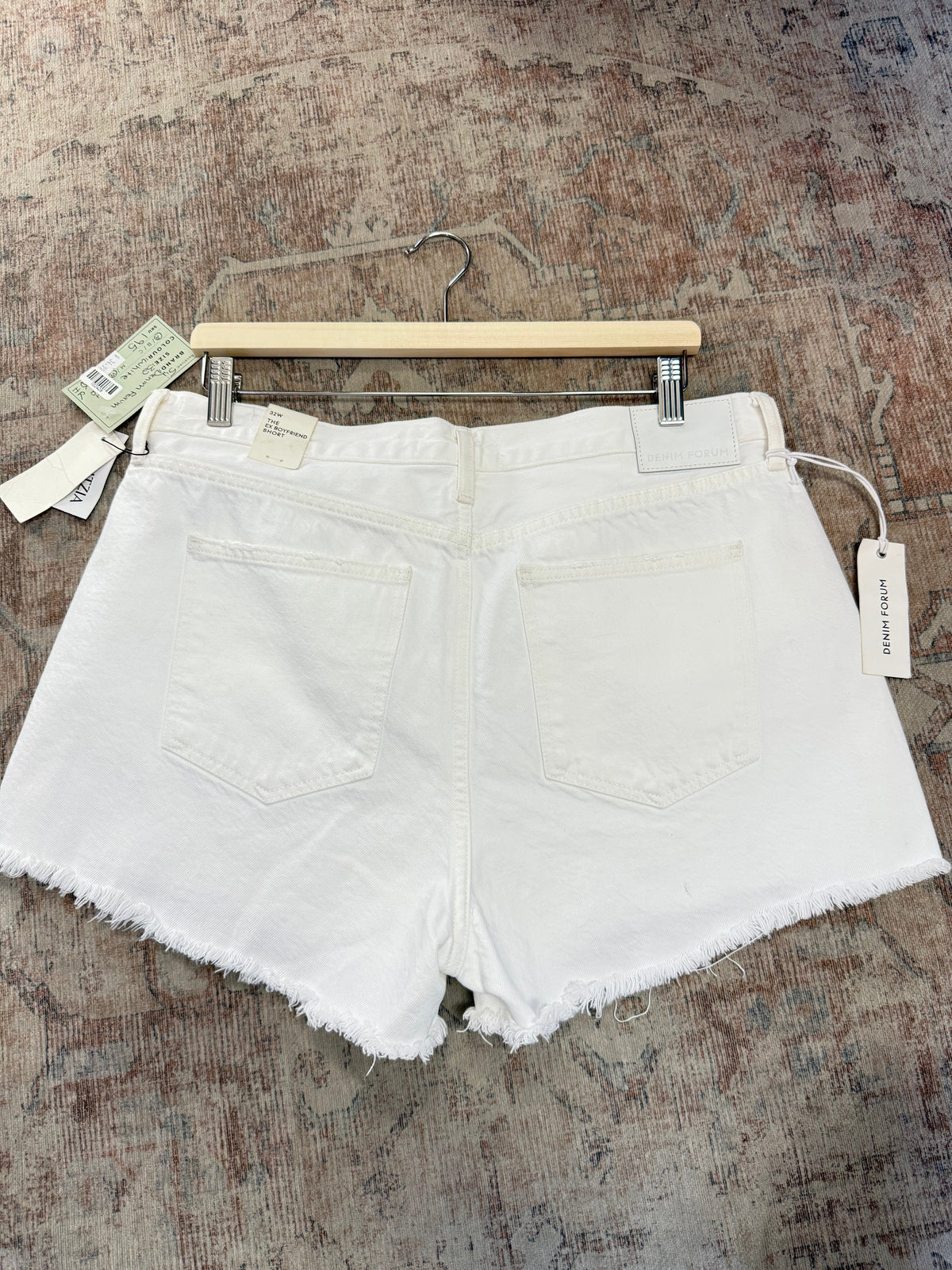 Denim Forum Ex Boyfriend HR Shorts (32) oo*