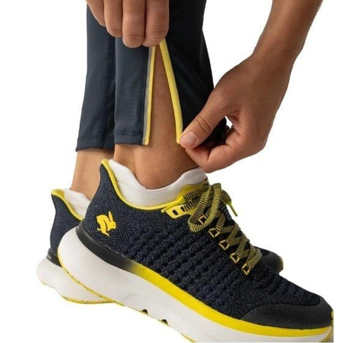 Rabbit Womens Dream Chaser Running Shoes Size 10 EU 42 Black Yellow Athletic NIB