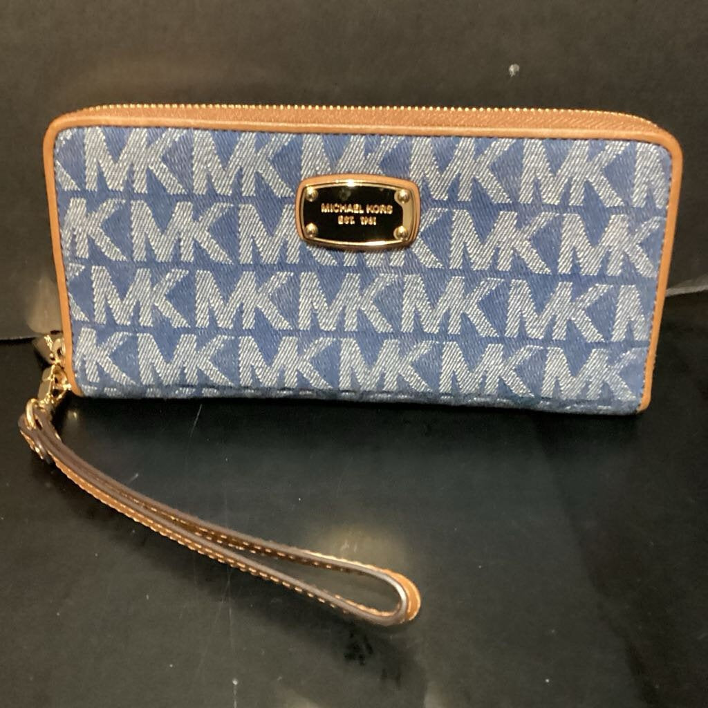 Michael Kors Monogram Wrislet ACCESSORIES