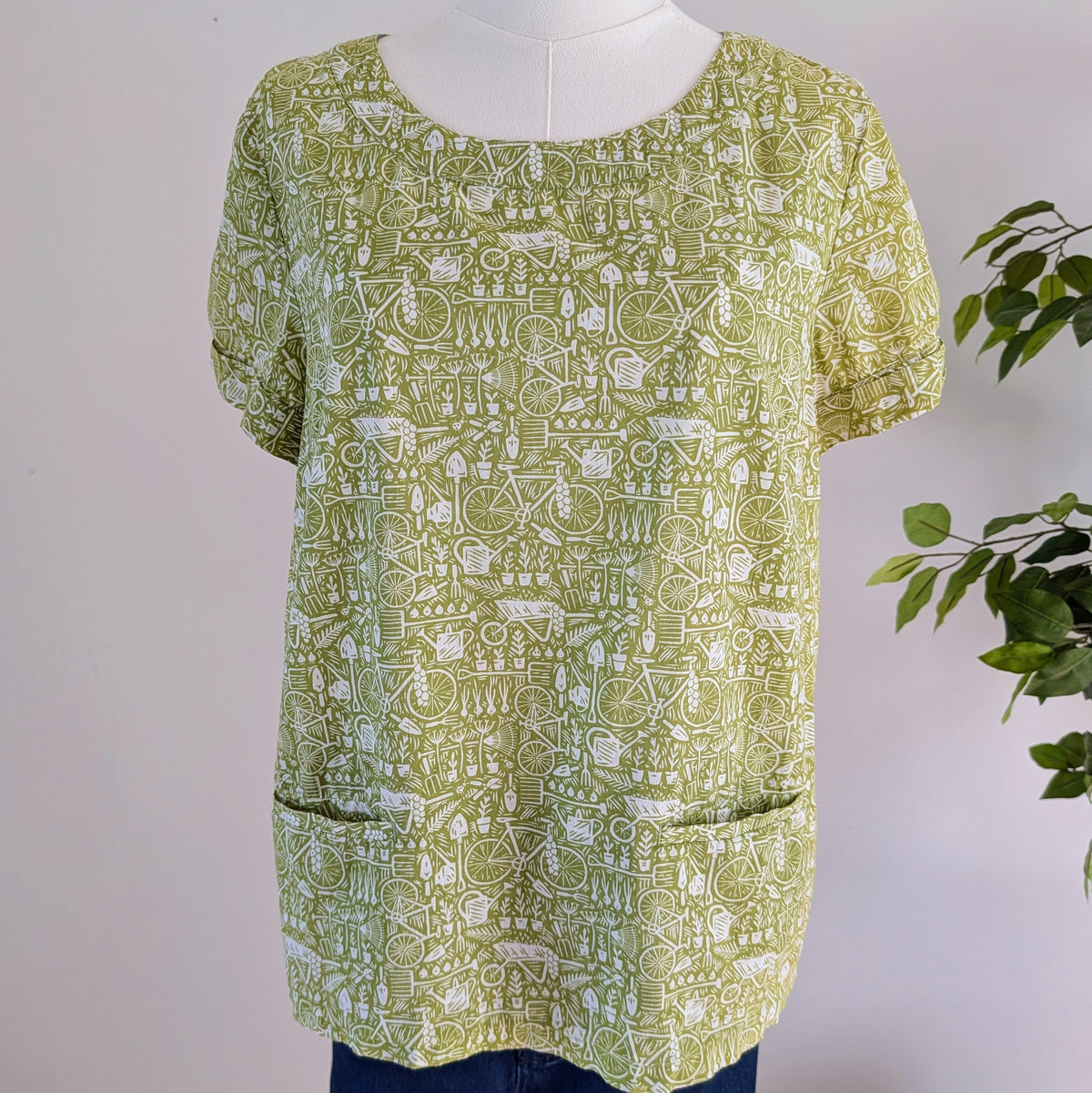 Novelty Printed Cotton Top Shirt - L