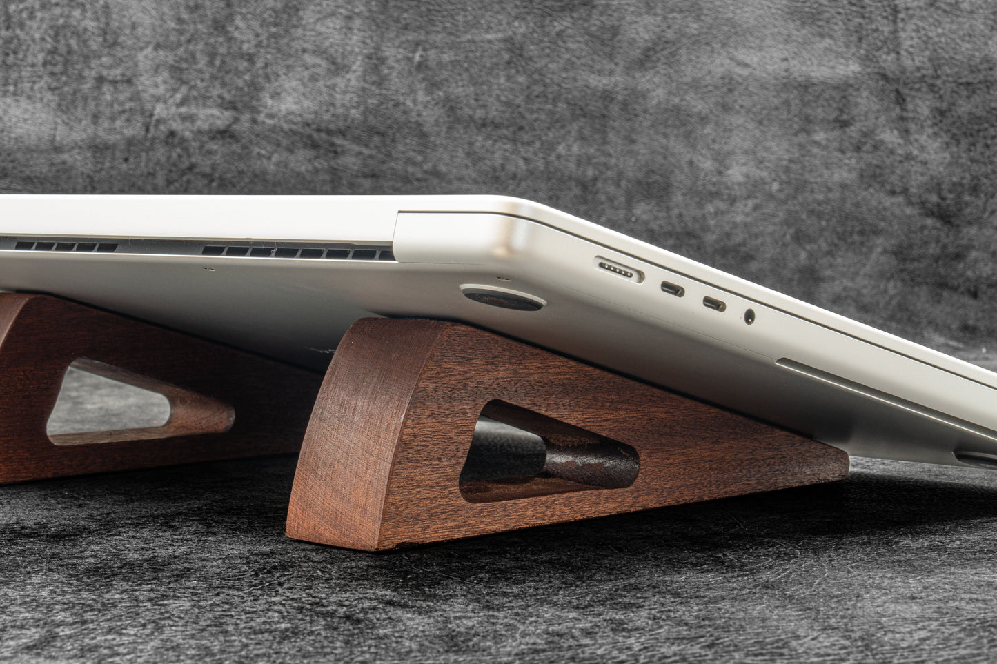 Portable Wooden Stand for MacBook & iPad - Mahogany - with Leather Carry Sleeve