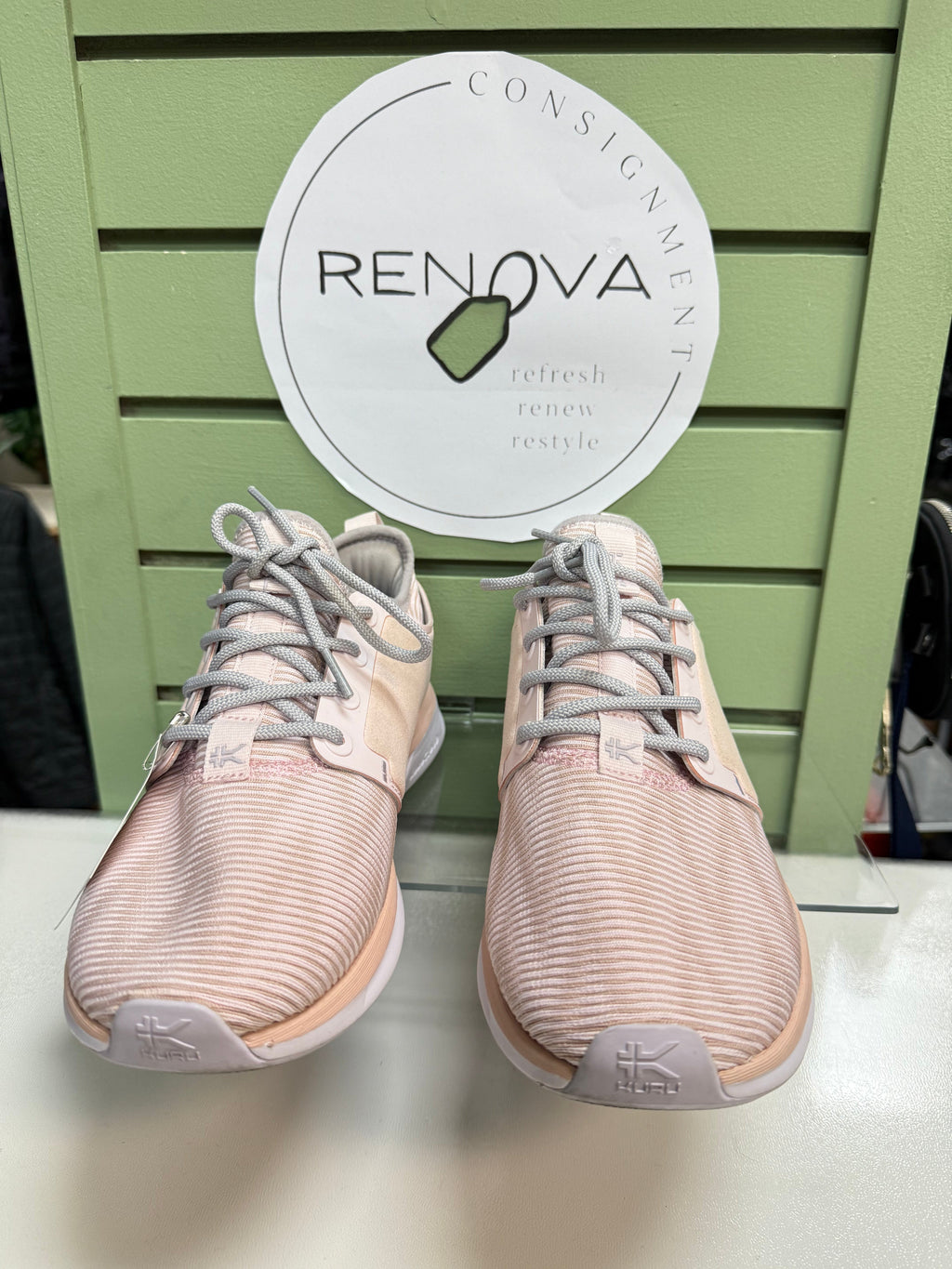 Kuru Atom Sneakers (Womens 7.5 Wide)