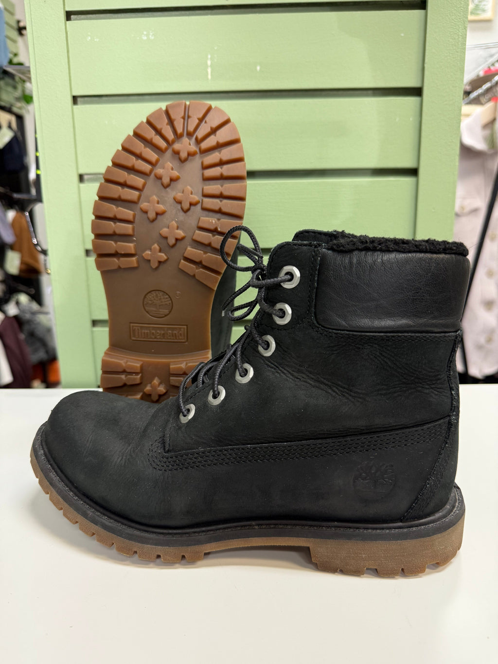 Timberland Sherpa Lined Boots (Womens 8)
