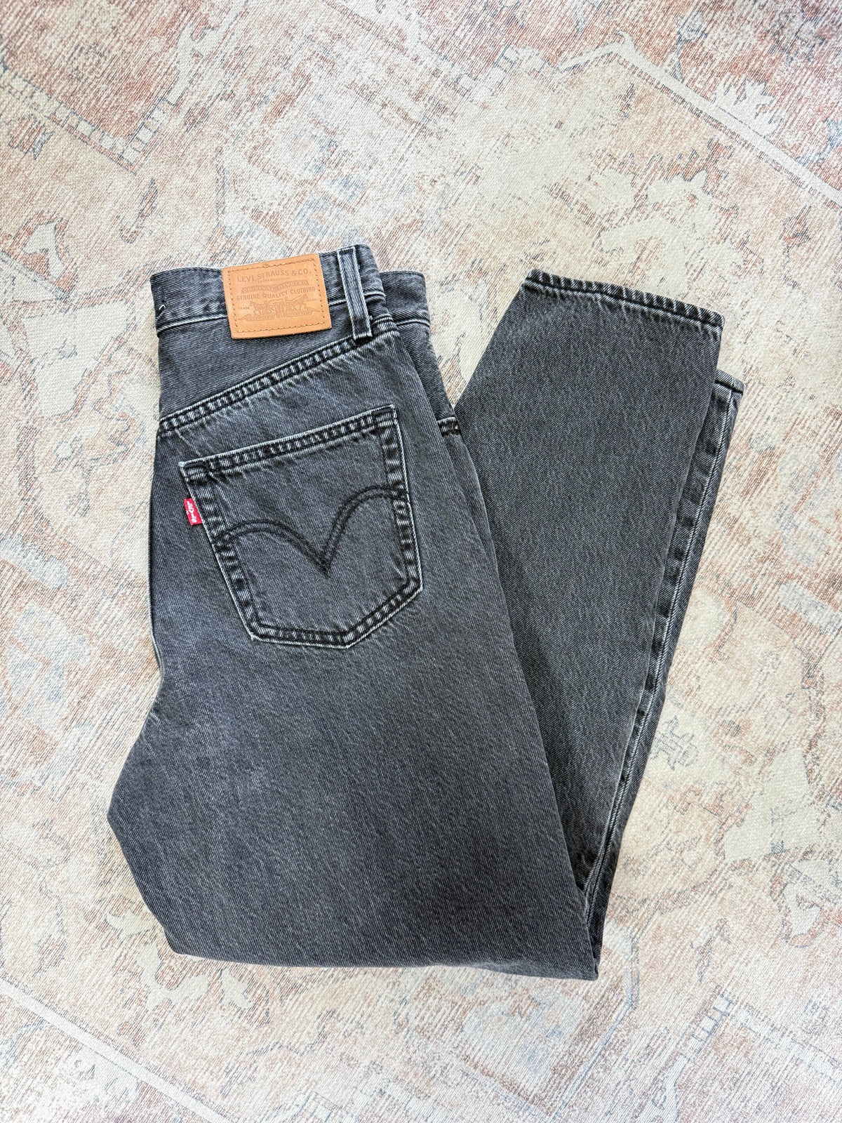 Levi’s High Loose Taper HR Jeans (26x29)