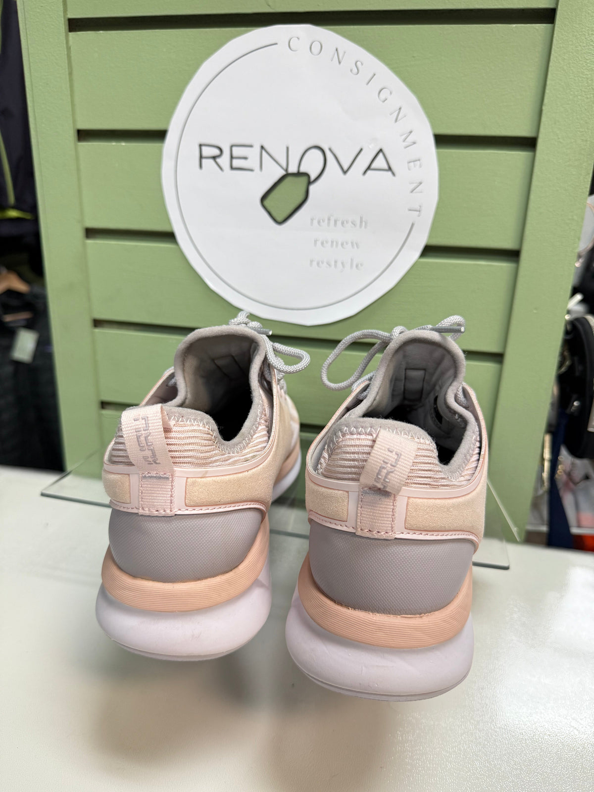 Kuru Atom Sneakers (Womens 7.5 Wide)