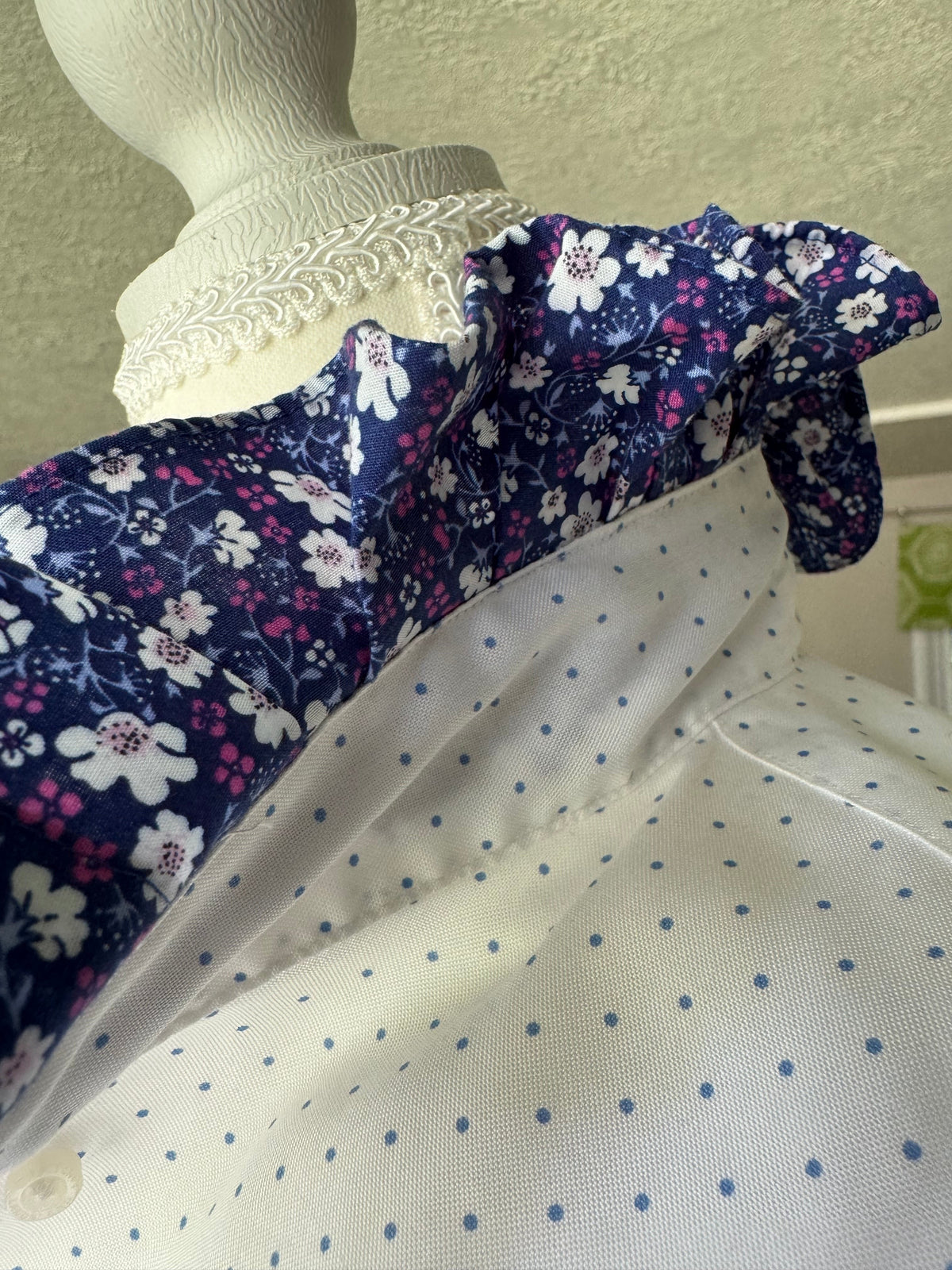 Lands End White with light blue polka dots and floral collar Long Sleeve - Large/XL
