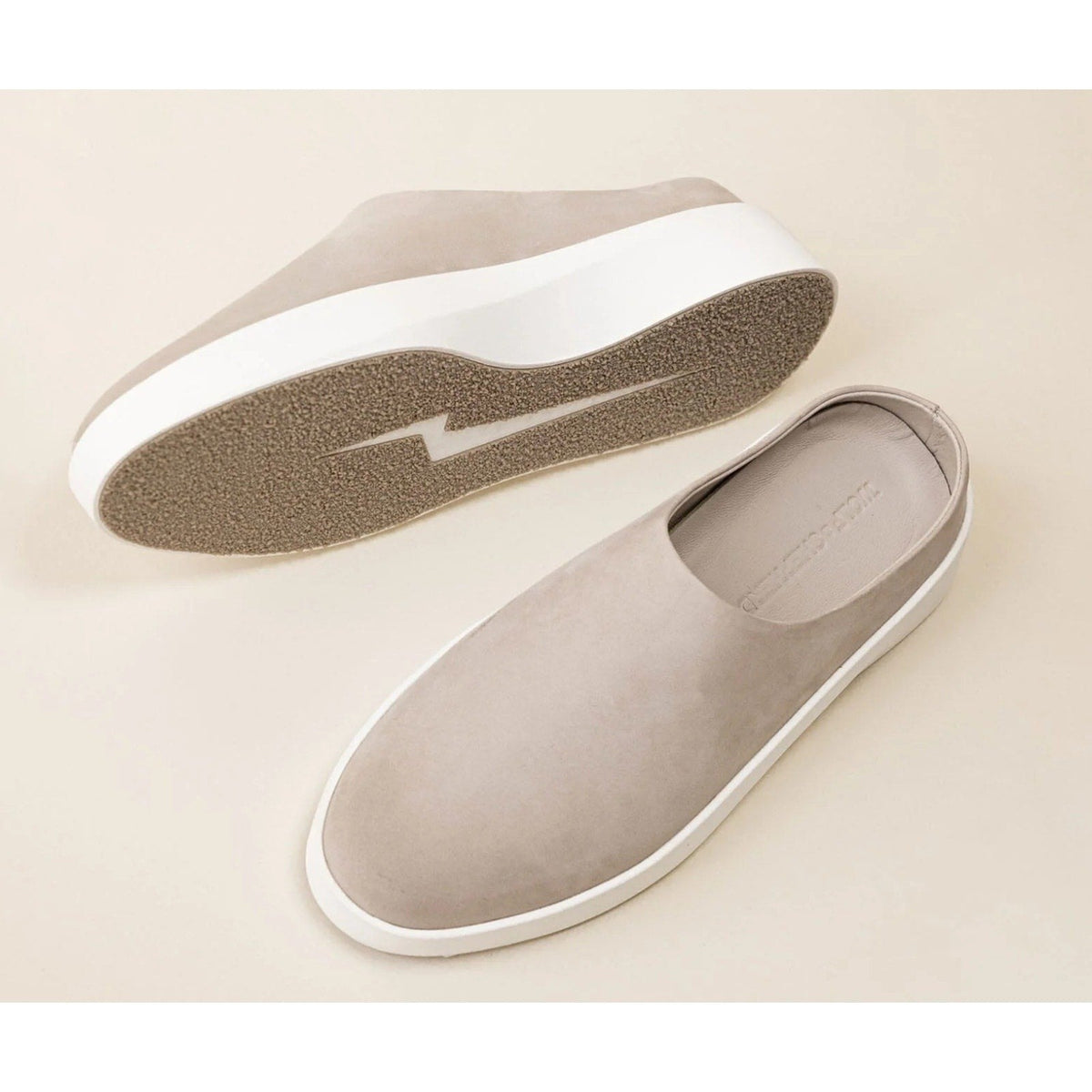 Wolf & Shepherd Cruise Mule Slip On Shoe MENS 7.5 WOMENS 9 Warm Gray Leather NIB
