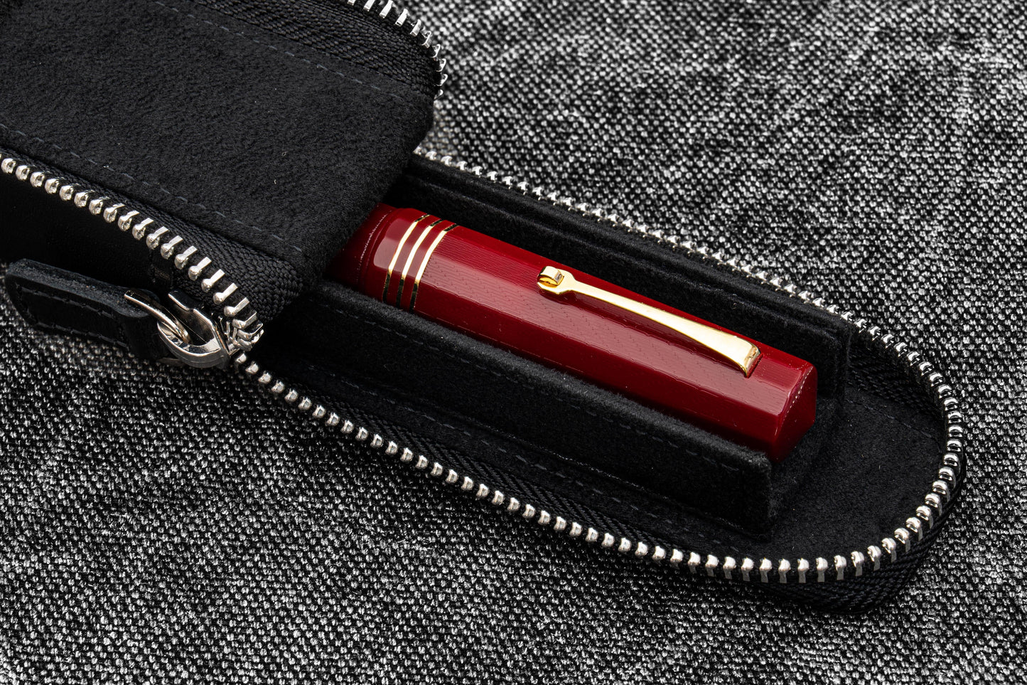 Leather Zippered Magnum Opus Single Hard Pen Case For Oversized Pens & Namiki Emperor - Black