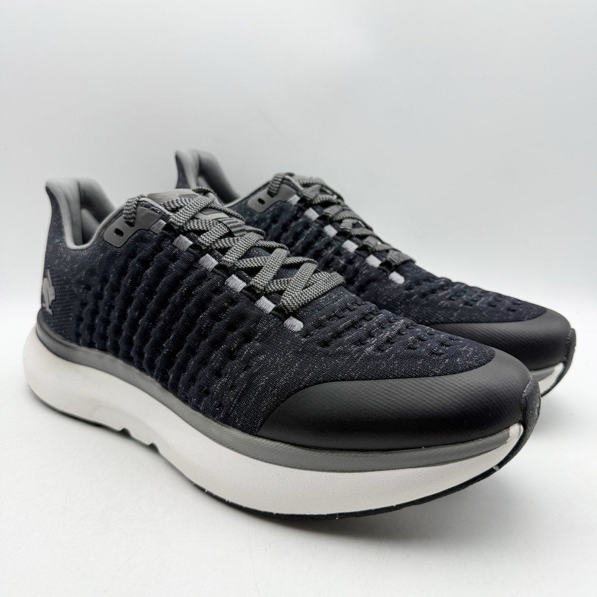 Rabbit Mens Dream Chaser Running Shoes Size 9.5 Black White Athletic NIB