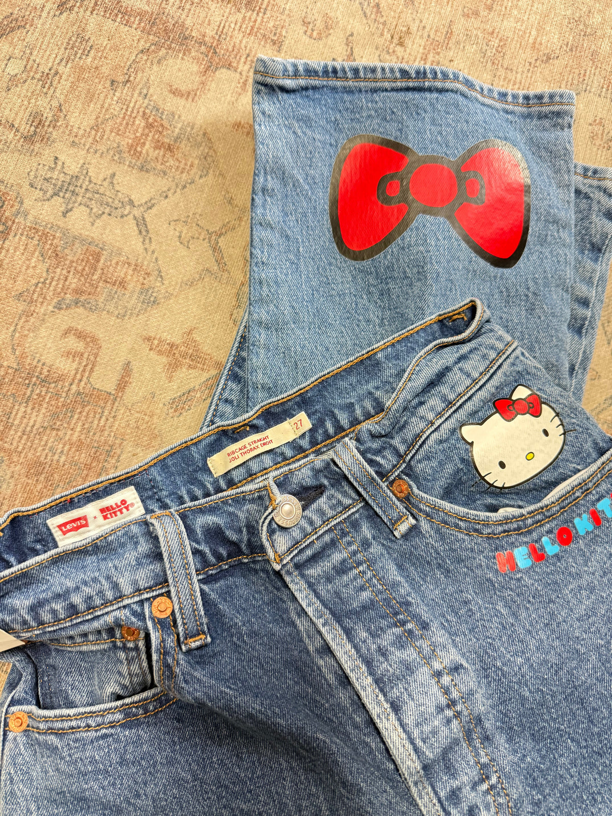 Levi’s Hello Kitty Ribcage Straight HR Jeans (27x27)