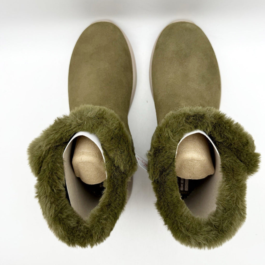 Skechers Womens On The Go City Booties Size 7 M Green Suede Water Repellent NIB