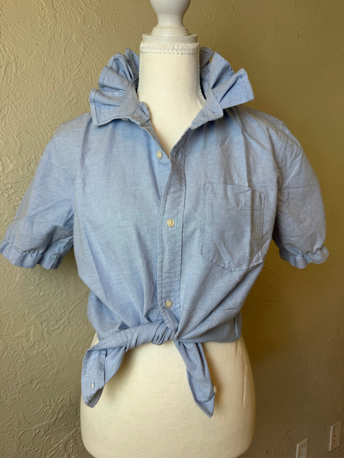 Blue and Yellow - Brand New Gap blue Chambray short gathered sleeve - Small
