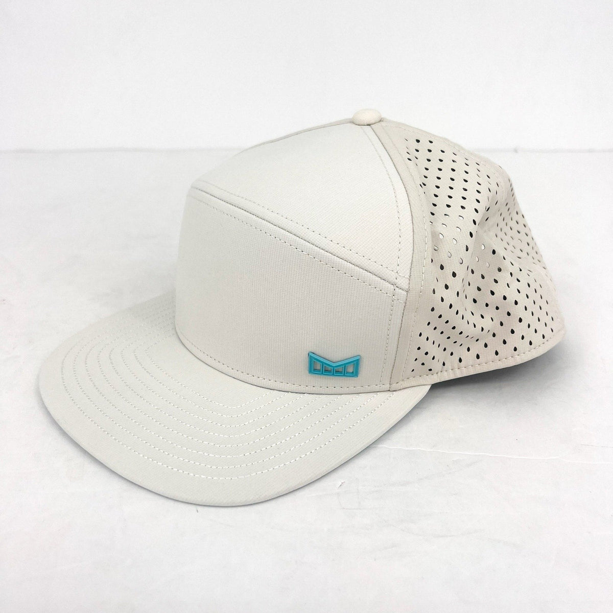MELIN Men's Hydro Trenches Icon Performance Snapback Hat XL White Colada NWT