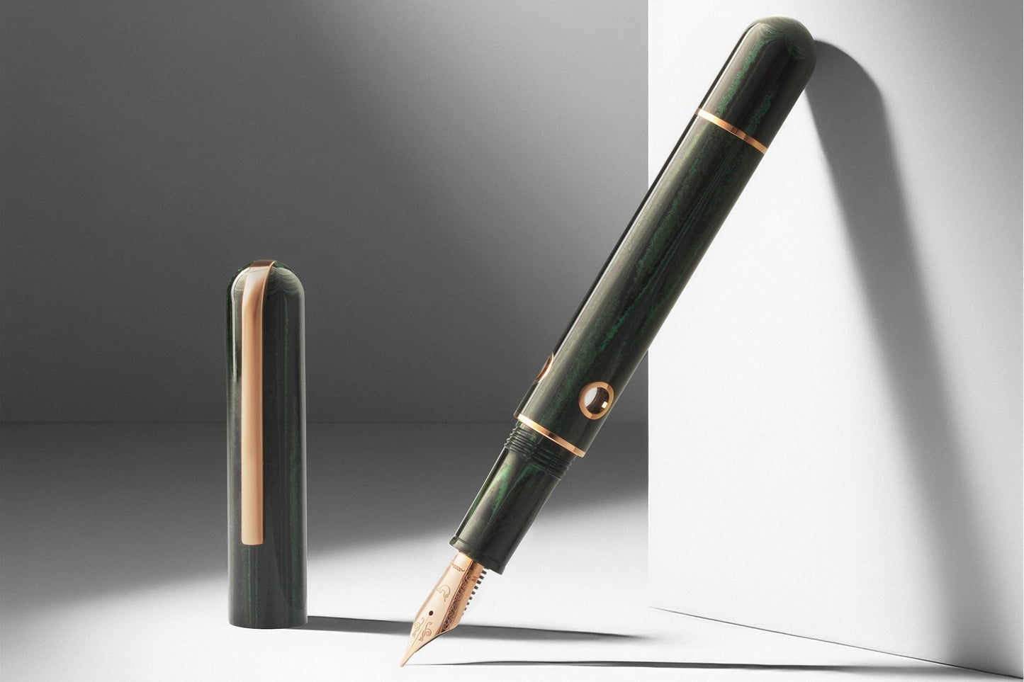 Nahvalur Nautilus Fountain Pen - Chelonia Green