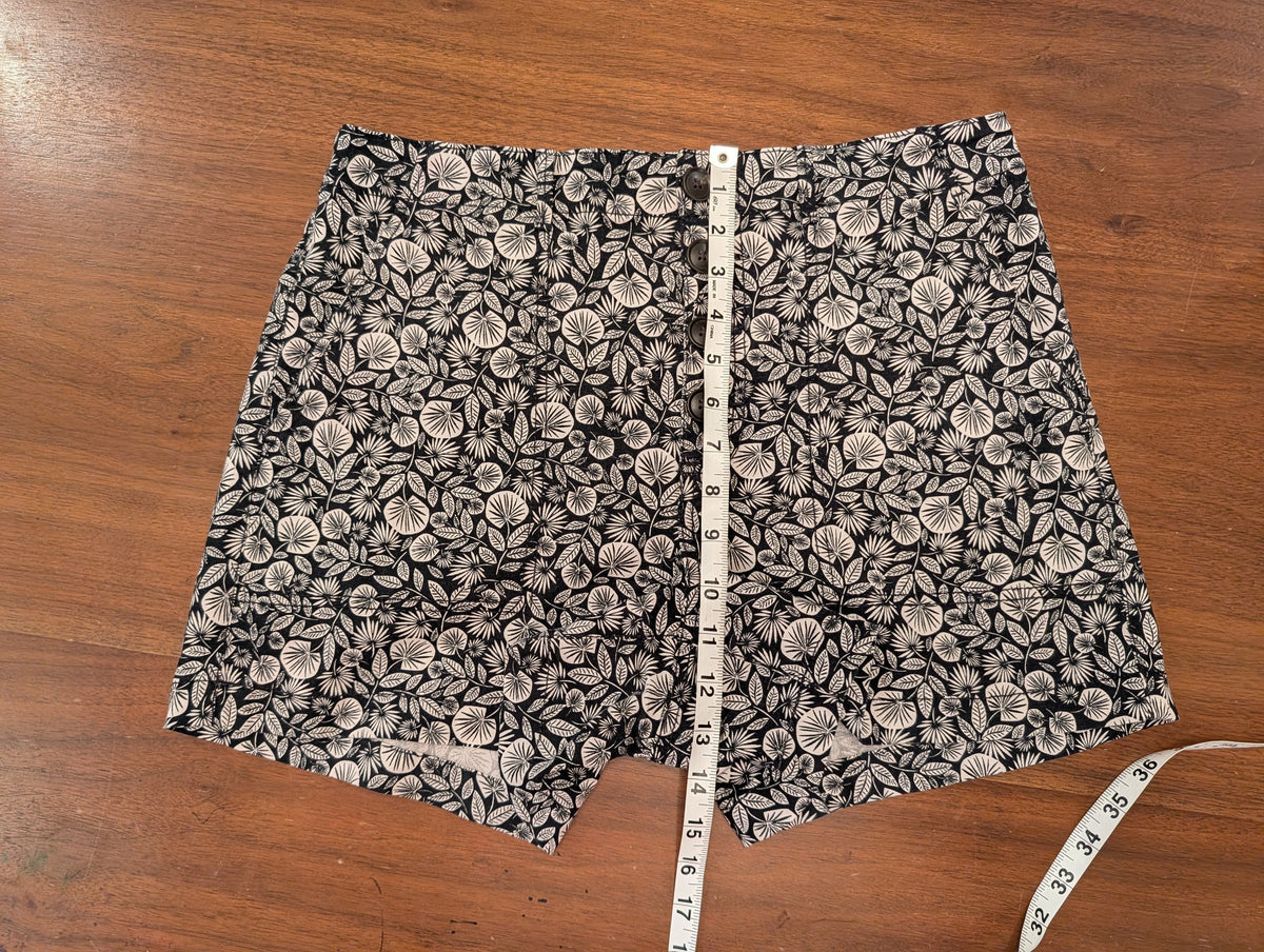 Ann Taylor LOFT Leaf Button Up Short - 6
