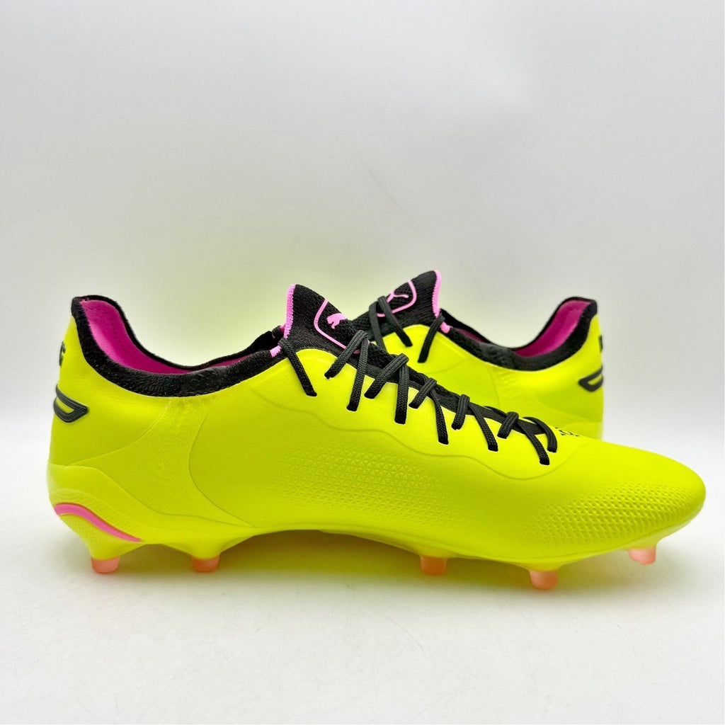 PUMA Mens King Ultimate Soccer Cleats Size 7.5 EU 40 Neon Yellow Athletic NWOB