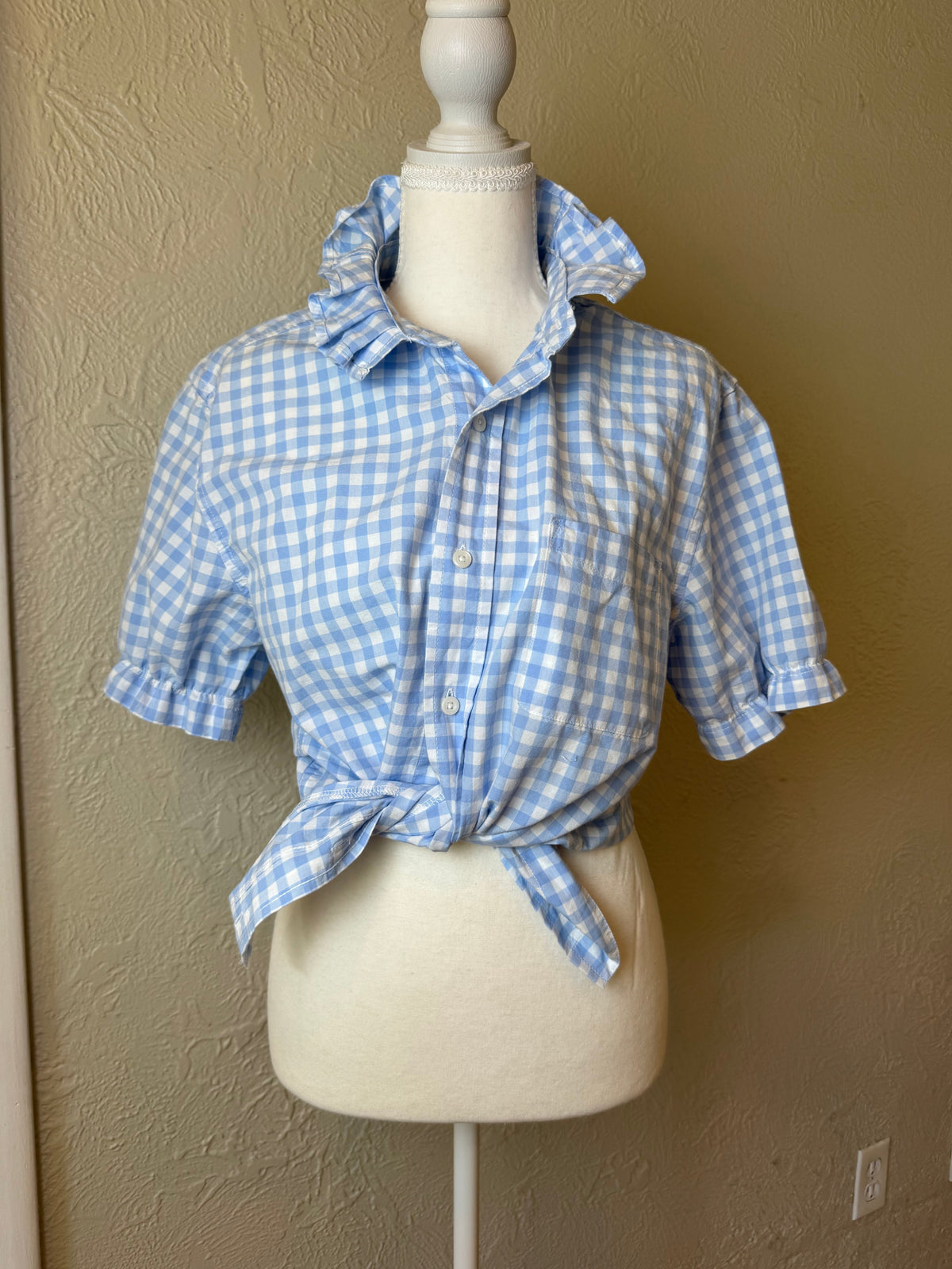 Blue and Yellow -Place blue gingham short gathered sleeve - small/medium
