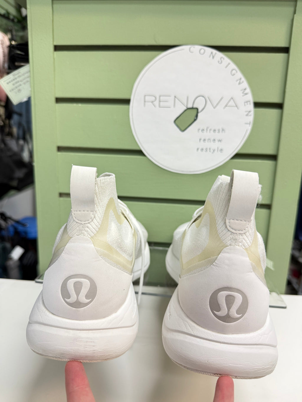 Lululemon Chargefeel Mid Runners (Womens 11)