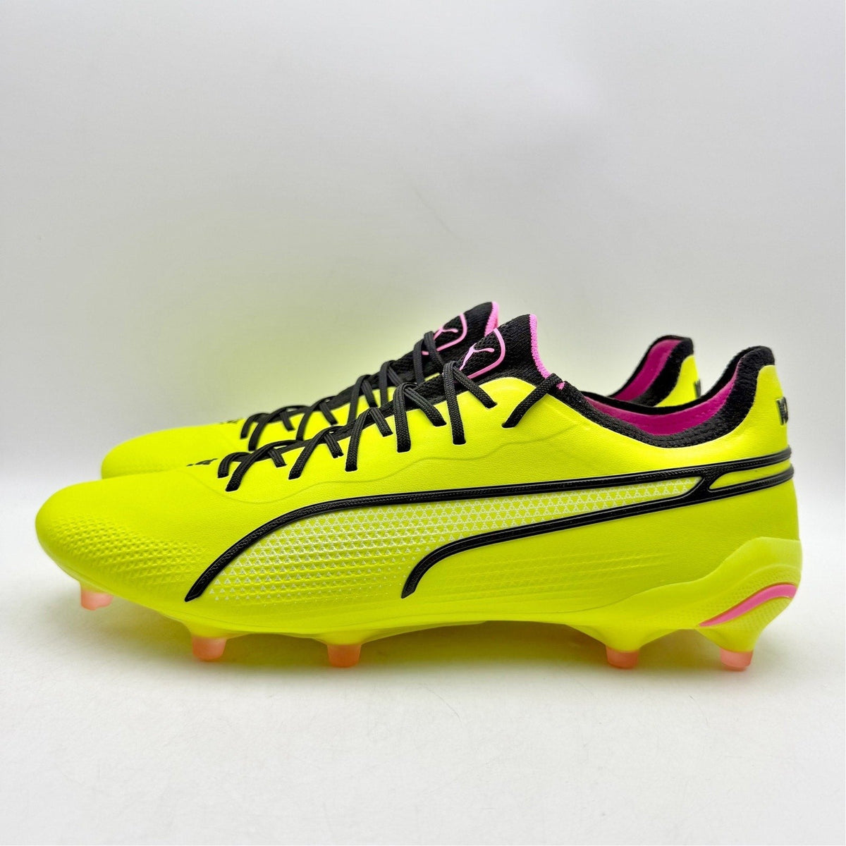 PUMA Mens King Ultimate Soccer Cleats Size 8 EU 40.5 Neon Yellow Athletic NWOB