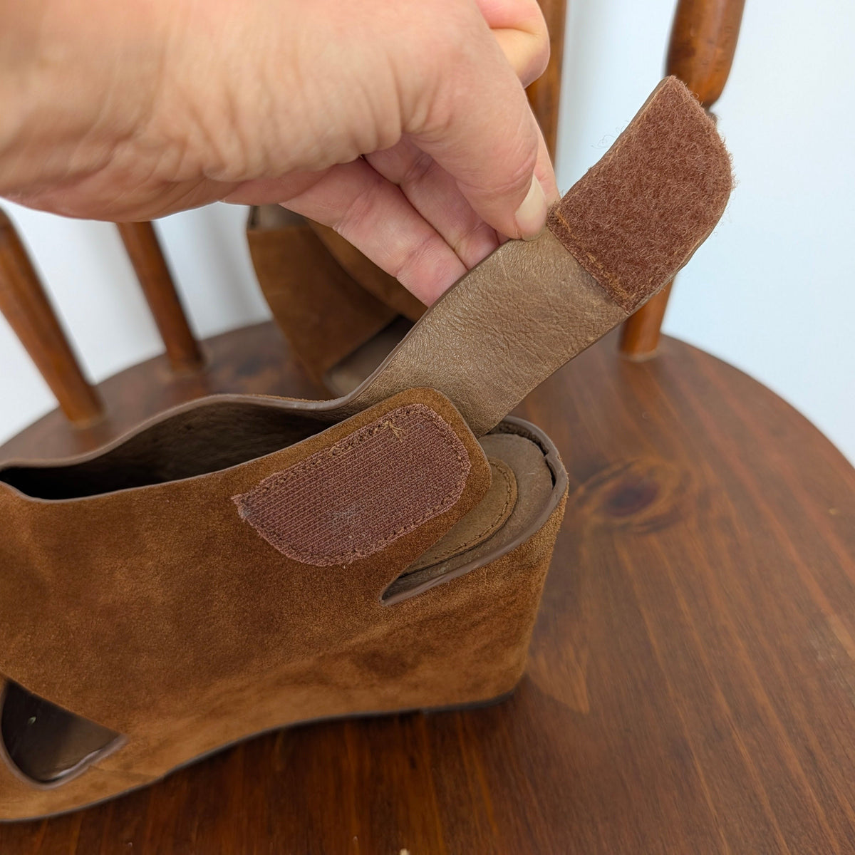 Johnston & Murphy Marcia Cross-Band Wedge Sandal - 7.5 M