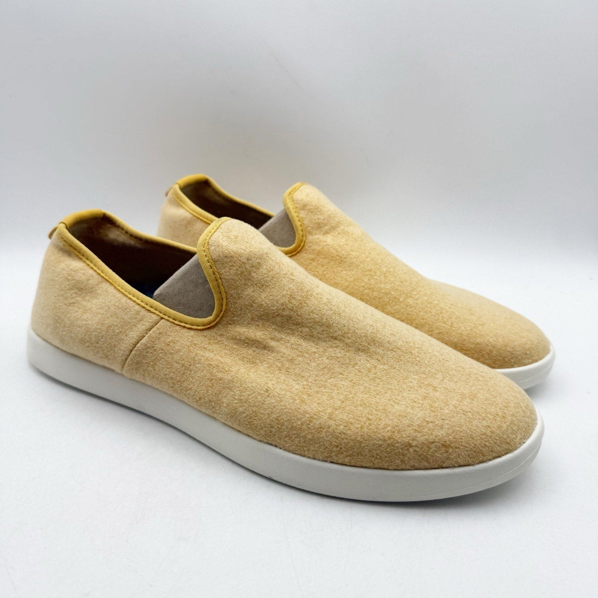 AllBirds Mens Wool Lounger Casual Sneakers Size 10 EU 42.5 Yellow Slip On NWOB