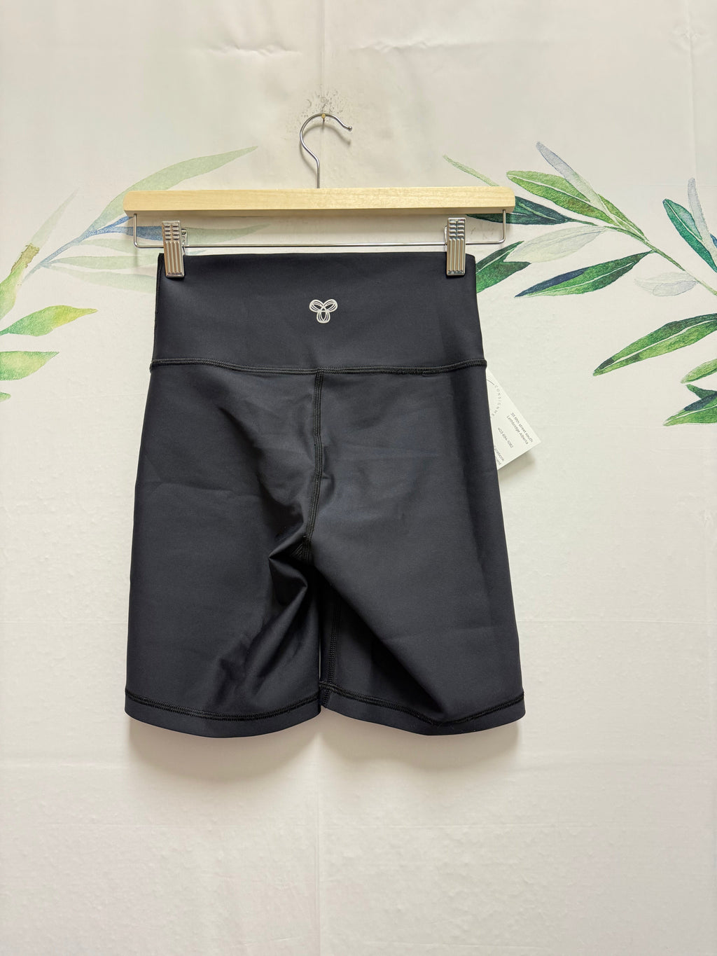Aritzia TNA Gloss Atmosphere HR Short 7” (S)